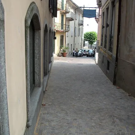 La Rosa Del * Stresa