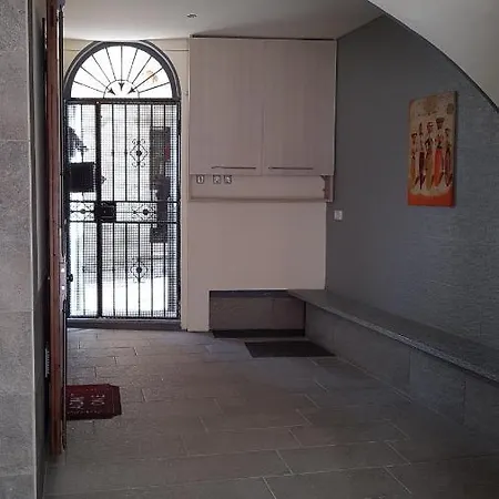 Fiore Rosso Апартаменты *